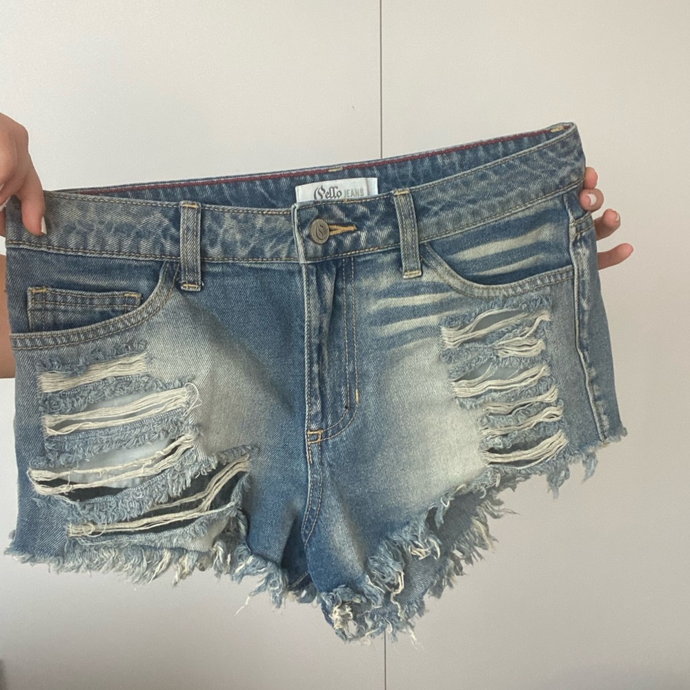 Cute jean shorts for summer!